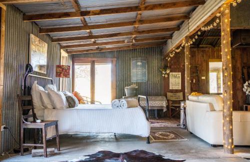 Cowra Casa | The Shearing Shed - Boutique Farm Stay