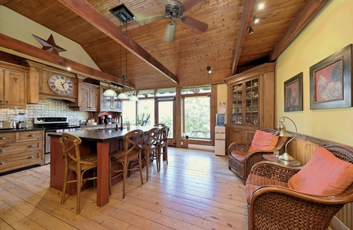 Mansfield Otro | The Sheds: Victorian Farmhouse 8BR Ski-In Ski-Out Chalet - Mansfield Ski club