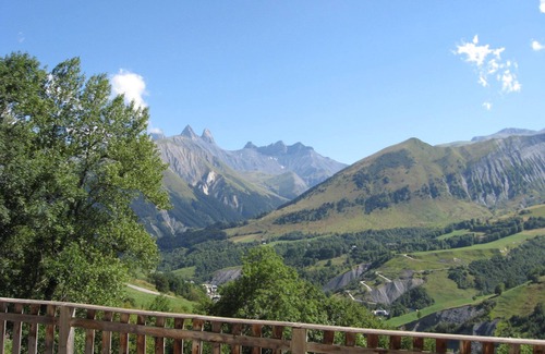 Saint-Jean-d'Arves Casa | La pastora en la aldea de La Chal.