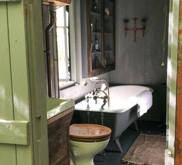Rock Otro | The shepherds hut at abberley glamping