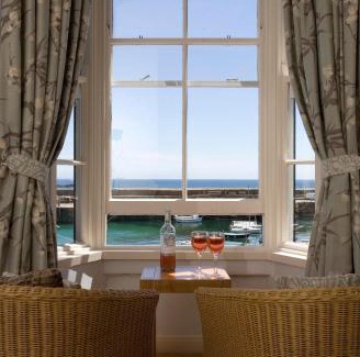 Mousehole Hotel | The Ship Inn