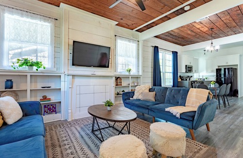 North Waco Casa | The Shiplap Cottage: 9min to Silos/Downtown/Baylor