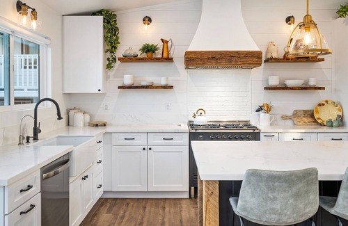 Templeton Casa | The Shire at Baggins Hill with Spa and Fire Table!