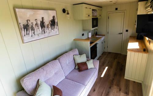 Llanfyllin Casa | The Shire Luxury Converted Horse Lorry with private hot tub Cyfie Farm