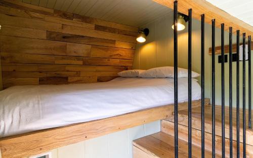 Llanfyllin Casa | The Shire Luxury Converted Horse Lorry with private hot tub Cyfie Farm