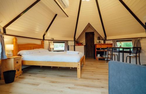 Ombersley Cabina | The Shire Pod