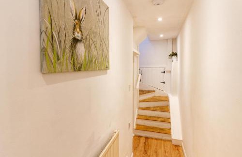 Malmesbury Casa | The Shoe Box cottage with allocated parking