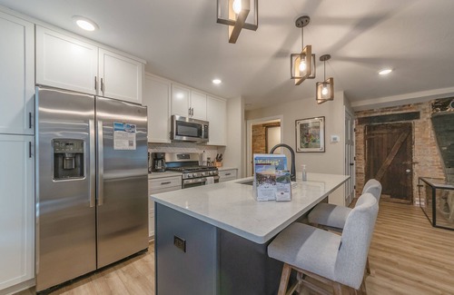 Douglas Casa | The Shop - Charming home - walking distance to downtown Douglas!