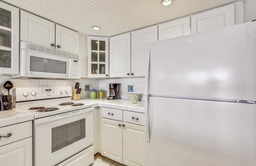 Sunnyside Condominio | The Shores by Book That Condo