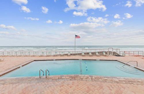 Daytona Beach Shores Casa | The Shores Club 1105