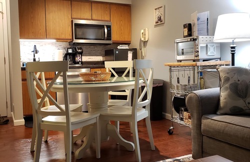 Acme Condominio | The Shores Condo W/ King Bed Nightly, Weekly or Monthly