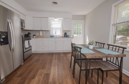 Martinsburg Casa | The Short Shack- 3 bedroom house