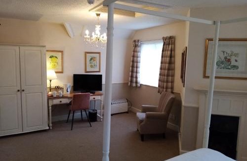 Fotheringhay Hotel | The Sibson Inn Hotel