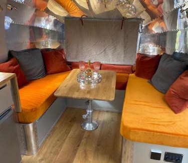 Monyash Apartamento | The Silver Spirit