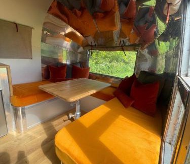 Monyash Apartamento | The Silver Spirit