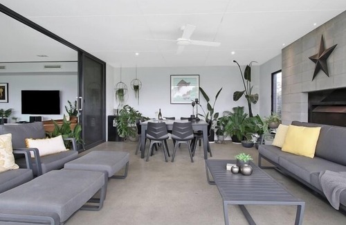 Mulwala Casa | The Sinatra Couples Retreat
