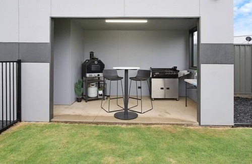 Mulwala Casa | The Sinatra Couples Retreat