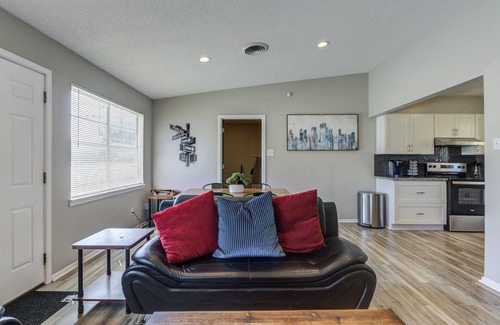 Lubbock Casa | The Sinatra - New York Theme in the heart of Lubbock .