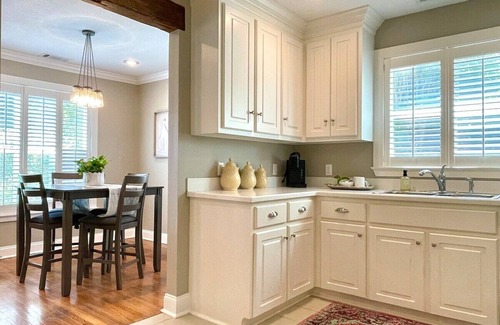 Oxford Casa | The Sivley 2BR Classic Home by Velvet Ditch Villas