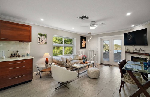 Mount Dora Casa | "The Skinny" on Lake Gertrude! B2G1 night free in July!