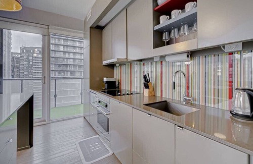 Downtown Toronto Hotel | The skyline Retreat by Instant suites