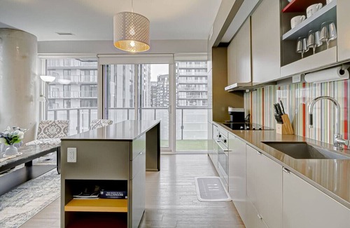 Downtown Toronto Hotel | The skyline Retreat by Instant suites