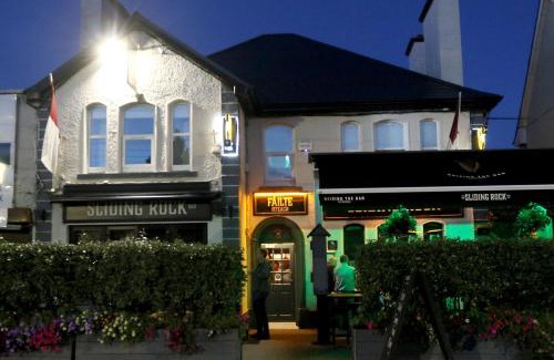 Roscoe Hotel | The Sliding Rock Inn