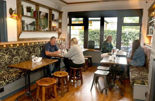 Roscoe Hotel | The Sliding Rock Inn