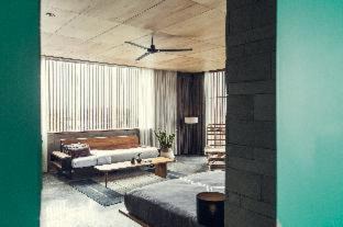 Batu Bolong Hotel | The Slow