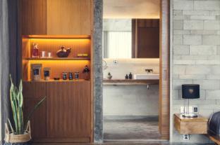 Batu Bolong Hotel | The Slow