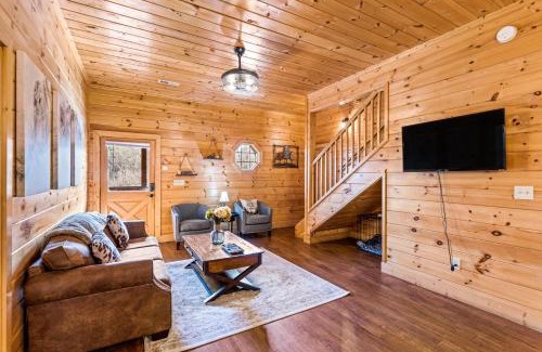 Pigeon Forge Casa | The Sly Fox - Recently Updated/Ideal PF Location