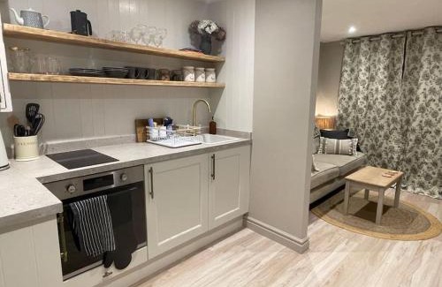 Whaddon Casa | The Snug - cosy cottage in a great location