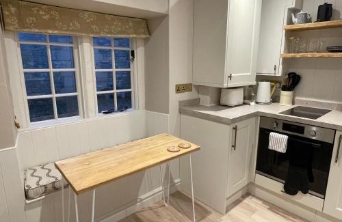 Whaddon Casa | The Snug - cosy cottage in a great location