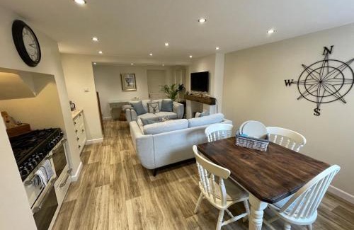 Malvern Casa | The Snug