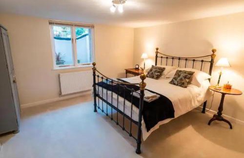 Malvern Casa | The Snug