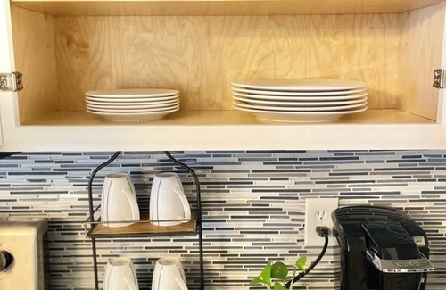 Courier City - Oscawana Casa | The Soho Experience Cozy, Chic Townhome w/private Courtyard, Walk to Everything!