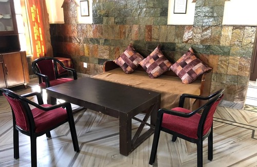 Sidhpur Cabaña | The Sojourn Villa de 3 dormitorios para hasta 8 personas.