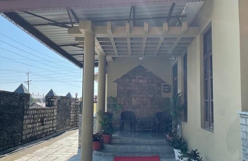 Sidhpur Cabaña | La Estancia - Villa de 3 dormitorios para 10 pax Gulmohar ~ ~ Mountain Views Jardines