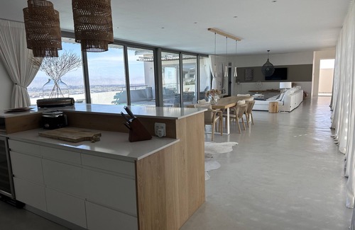 Helderberg Rural Casa | The Somer House Luxusvilla mit Pool und Meerblick in Somerset West Nahe Kapstadt