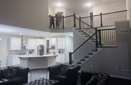 Clover Hill Casa | The Sought After Residence - Mountain View, Perfect For A Pre-Wedding Getaway