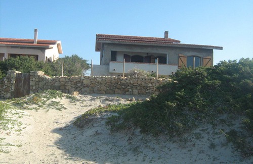 Sa Rocca Tunda Villa | El sonido del mar. Casa en la playa, rodeada de zonas verdes, Cerdeña.
