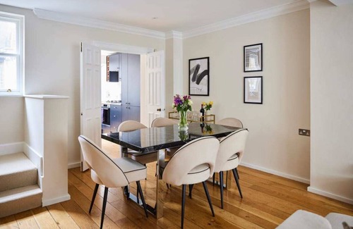 South Kensington Cabaña | The South Kensington Wonder - Trendy 3bdr House With Garden