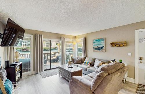 Village of Four Seasons Apartamento | The Southwood Splash