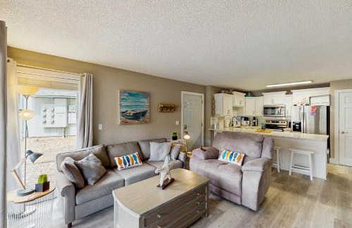 Village of Four Seasons Apartamento | The Southwood Splash