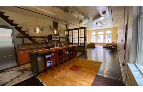 Central Northside Apartamento | "The Spa Room" Renovated Flashlight Factory