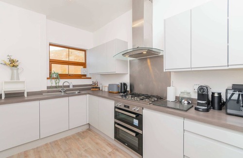 Port Talbot Casa | THE SPACE Large House In Afan Forest Bike Park
