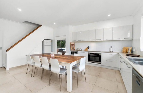 Linden Park Casa | The Spacious & Elegant Vacation Haven - Glenside