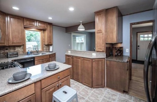 Minnetonka Casa | The Spacious Minnetonka 5BR Retreat Cable Lux Life