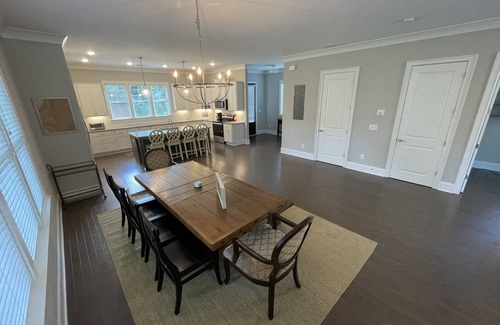 Marietta Casa | The Spacious Respite in Marietta, GA- Family friendly with 4.5 bathrooms!
