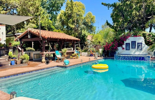 Visalia Casa | The Spanish Watson Casita, Hot Tub, Pool Oasis